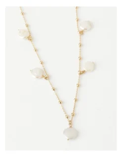 Basque Station Pearl Short Necklace In Gold