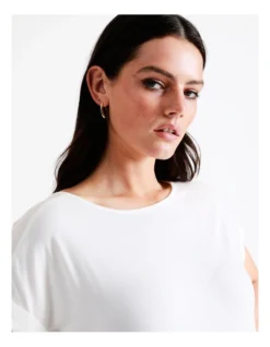 Basque Vertical Drop Earring In Gold -Basque Store Online 946755730 4 720x928